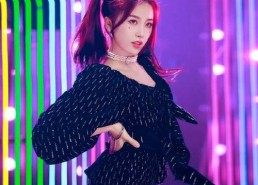 娱乐圈吃瓜所虞书欣早期清冷感,娱乐圈的冰山美人蜕变记