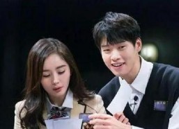 娱乐吃瓜菌恋爱,甜蜜瓜田里的浪漫邂逅